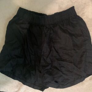 Quince linen shorts